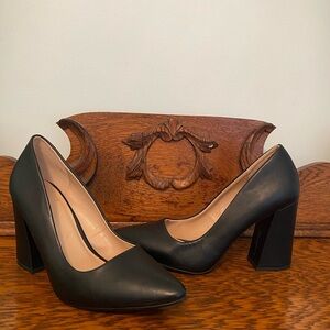 Kaari Blue Classic Black Heels